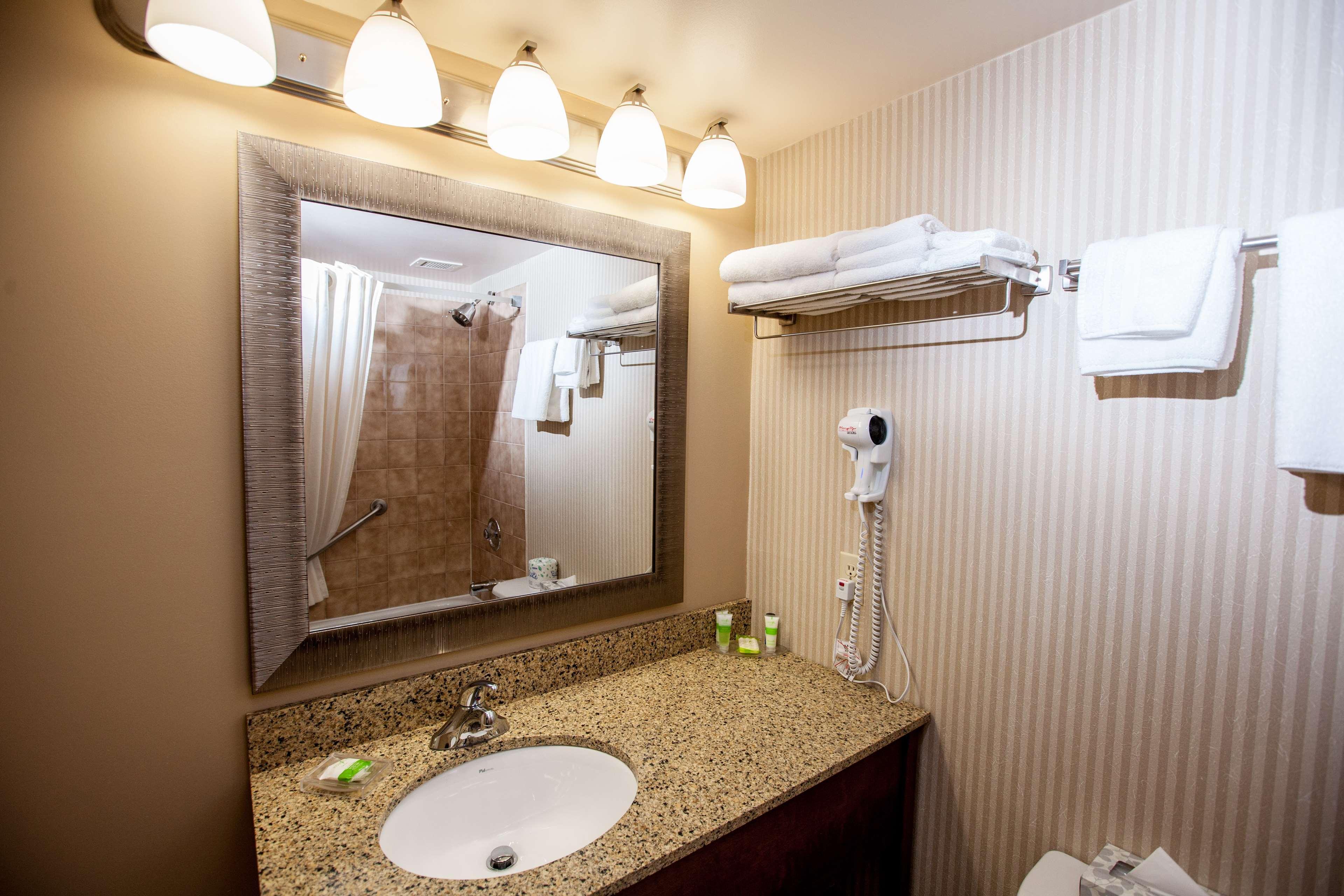 Hotel Western Glengarry Truro
