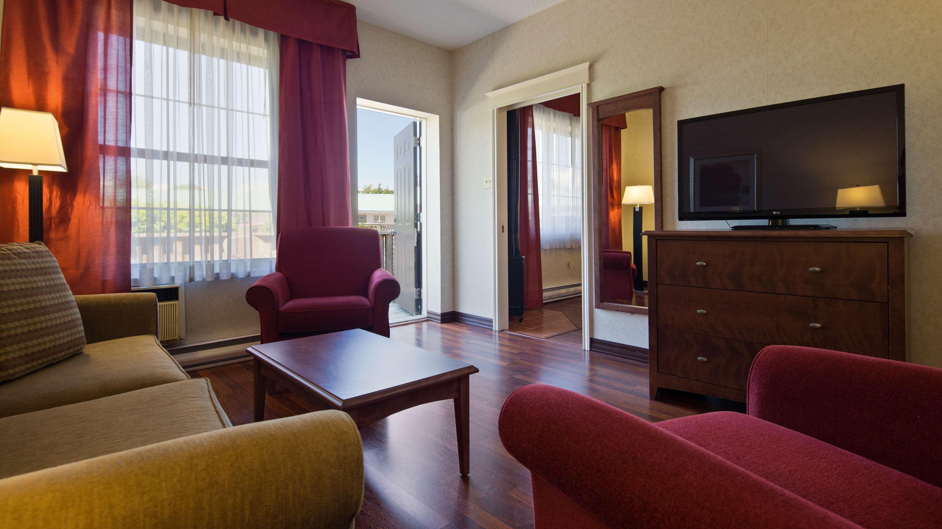 Western Glengarry Hotel