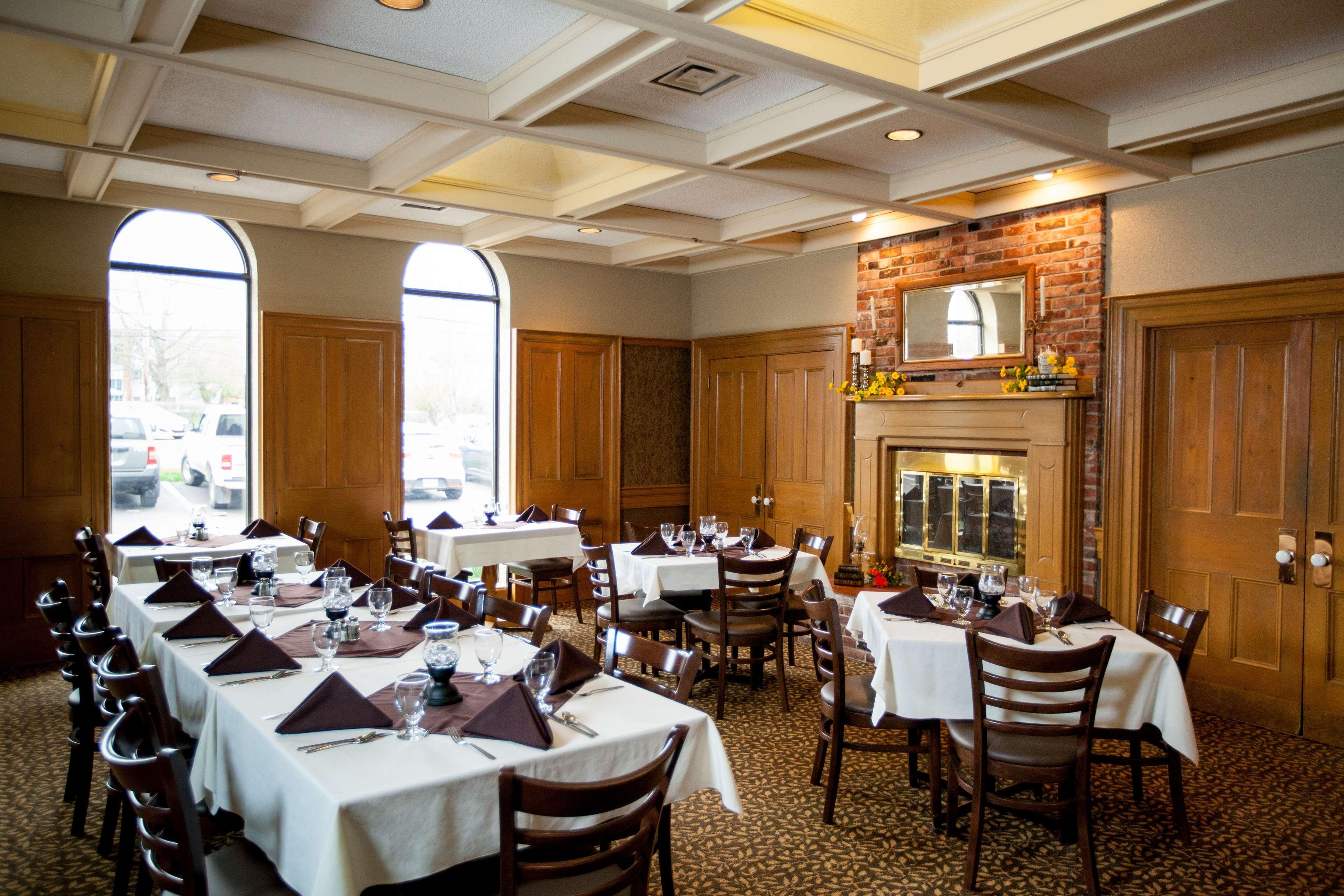 Western Glengarry Hotel